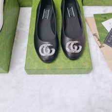 Gucci Flat Shoes